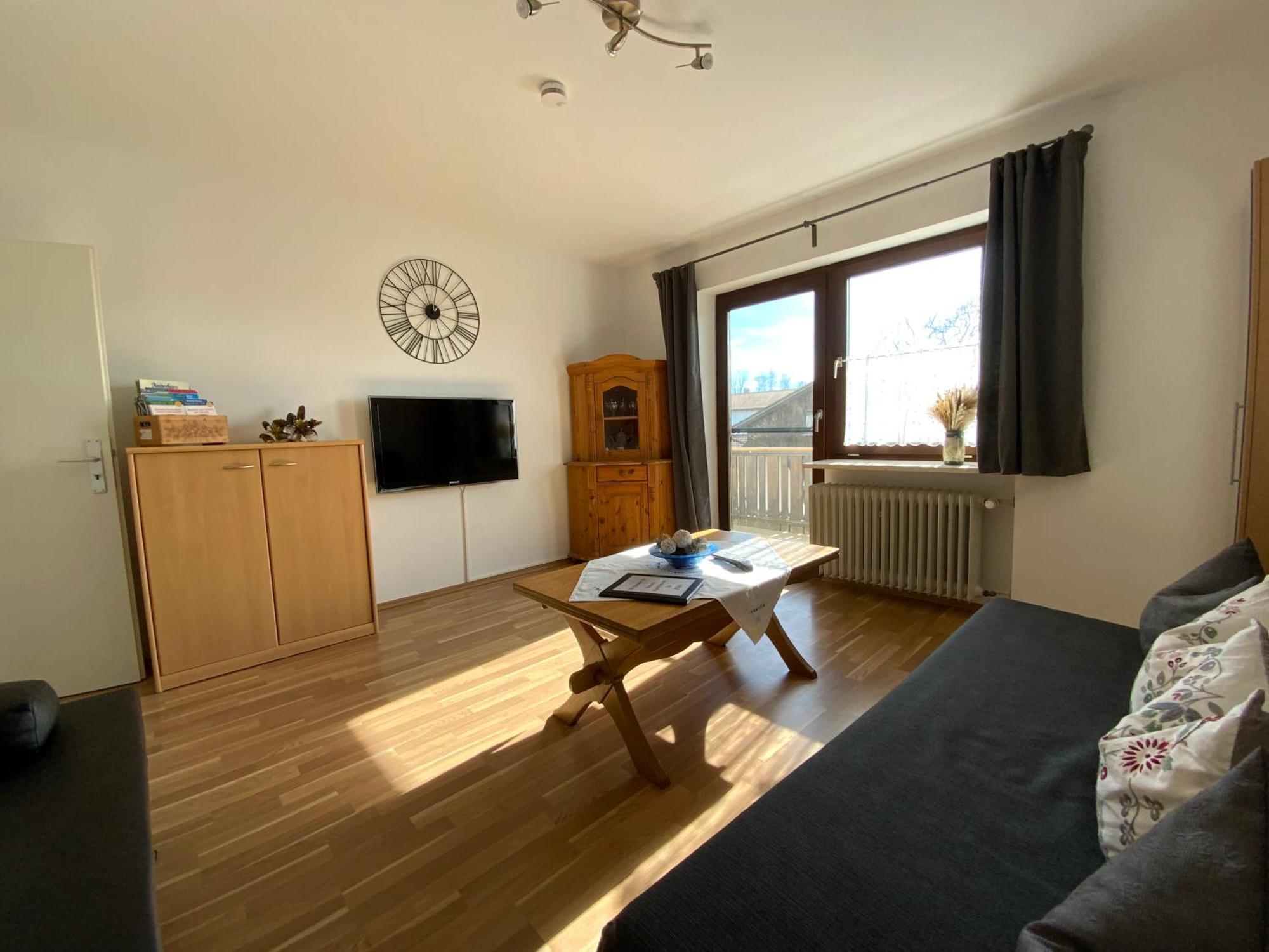 Apartment Sunny In *